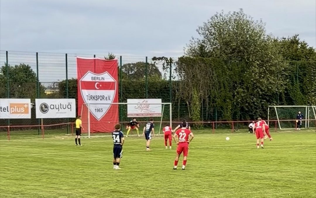1. Herren: Flutlichtsieg bei Türkspor!